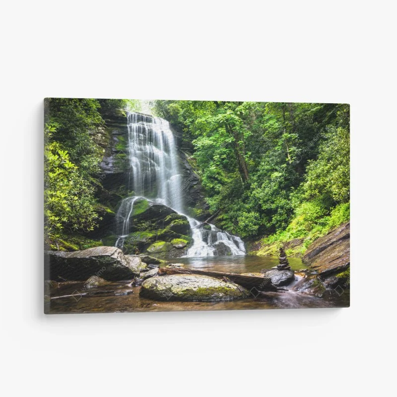 Leinwandbild ruhiger wasserfall im wald