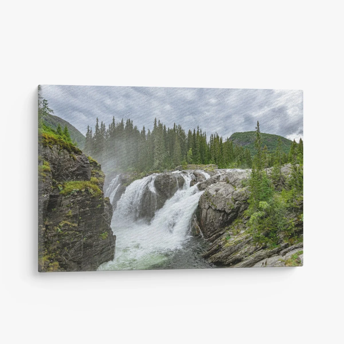 Leinwandbild nebliger wasserfall im dichten kiefernwald – Wallnifity® Leinwandbild nebliger wasserfall im dichten kiefernwald – Wallnifity®