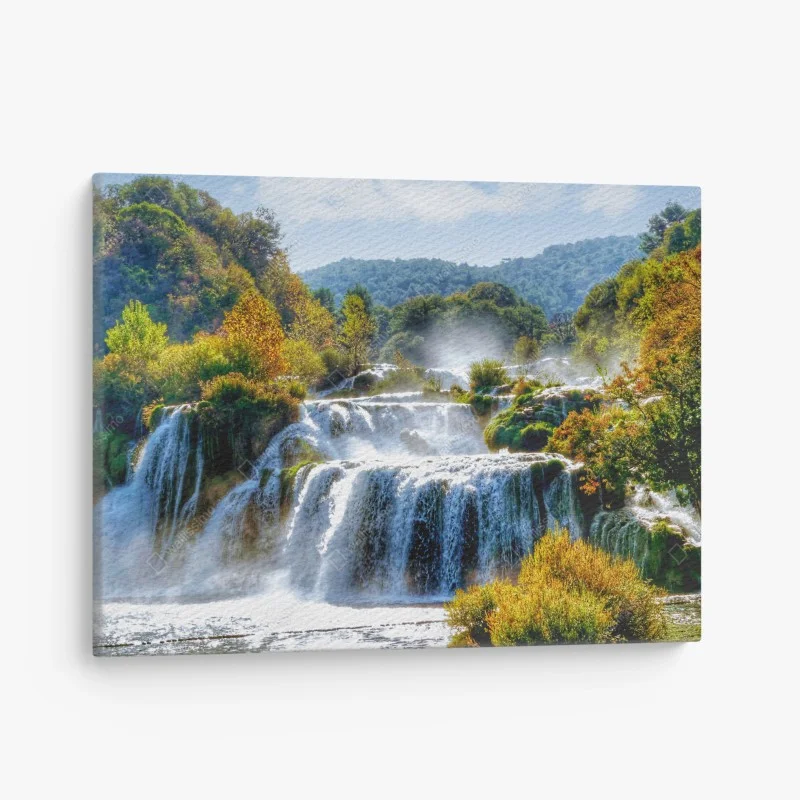 Leinwandbild stufenförmiger wasserfall im üppigen wald – Wallnifity®