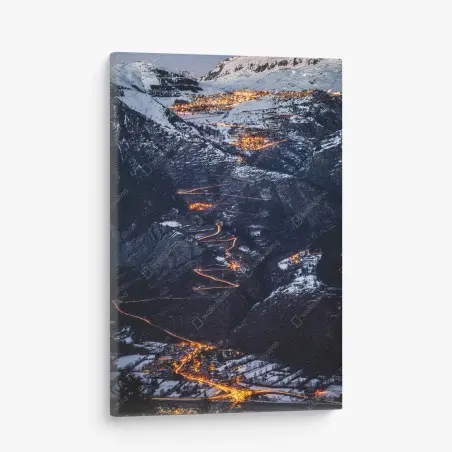 Leinwandbild Alpe d'Huez nächtliche auffahrt auf der serpentinenstraße – Wallnifity®