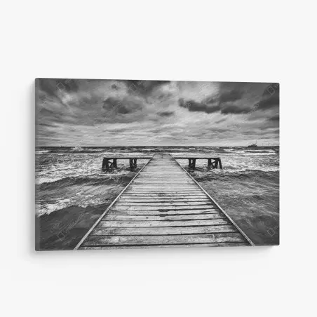Leinwandbild dramatischer schwarzweiß-steg in stürmischer see – Wallnifity®