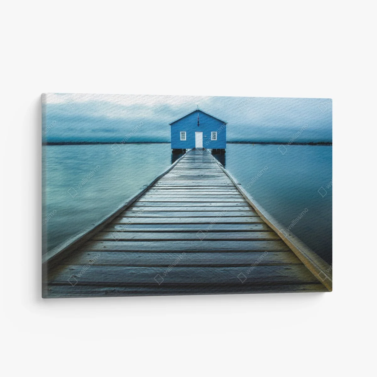 Leinwandbild blaues bootshaus am ende des stegs – Wallnifity® Leinwandbild blaues bootshaus am ende des stegs – Wallnifity®