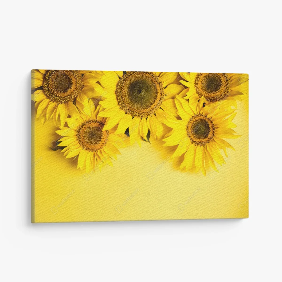 Leinwandbild leuchtender sonnenblumenstrauß auf gelbem hintergrund – Wallnifity® Leinwandbild leuchtender sonnenblumenstrauß auf gelbem hintergrund – Wallnifity®
