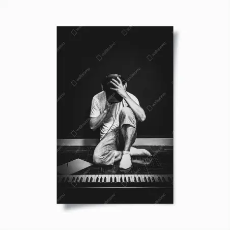 Poster introvertierter musiker am keyboard – Wallnifity®