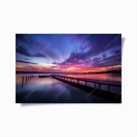 Poster sonnenuntergang über ruhigem see mit hölzernem steg – Wallnifity®
