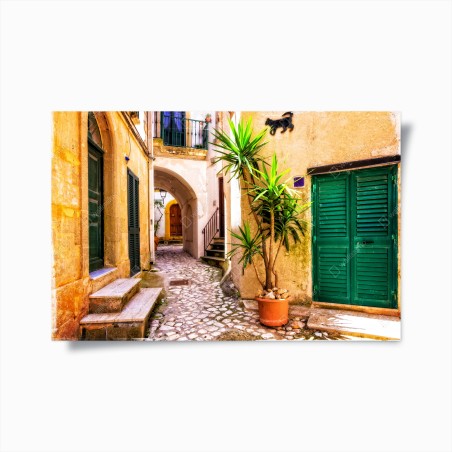 Poster sonnige mediterrane gasse mit grünen jalousien – Wallnifity®