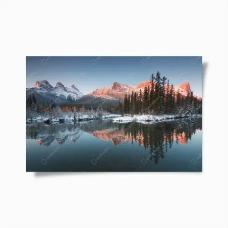 Poster bergspiegelung im morgendlichen glühen – Wallnifity®