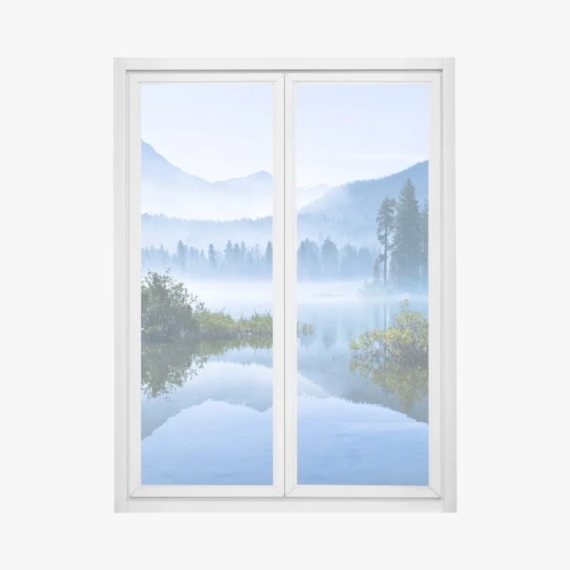 Fensteraufkleber nebliger bergsee mit spiegelnder oberfläche