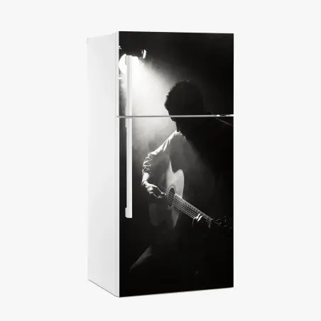 Kühlschrankaufkleber silhouette eines gitaristen im scheinwerferlicht – Wallnifity®
