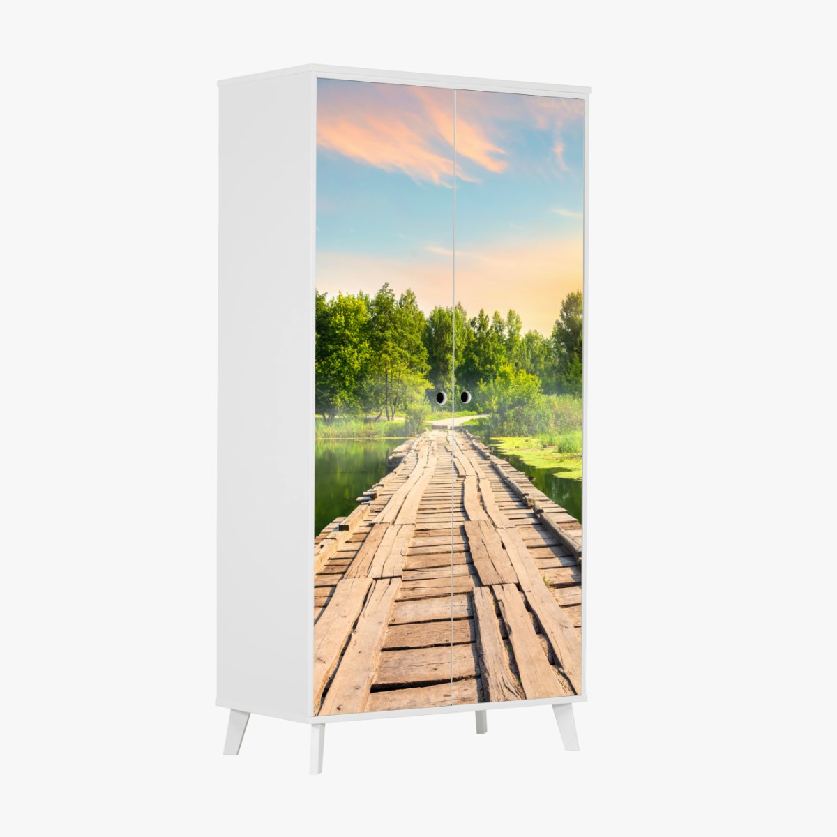 Schrankaufkleber sonnige hölzerne brücke über ruhigen see – Wallnifity®