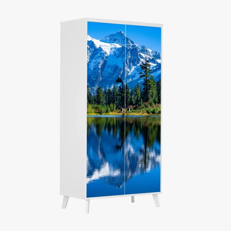 Schrankaufkleber majestätische bergspiegelung über dem see