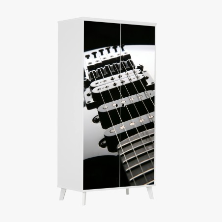 Schrankaufkleber nahaufnahme einer schwarzen elektrogitarre – Wallnifity®