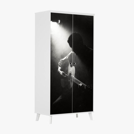 Schrankaufkleber silhouette eines gitaristen im scheinwerferlicht – Wallnifity®