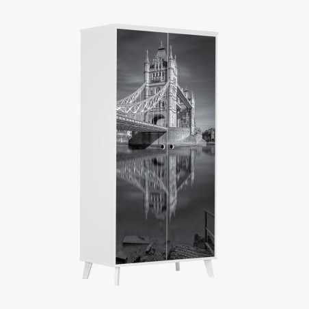 Schrankaufkleber Tower Bridge reflektiert in schwarzweiß – Wallnifity®