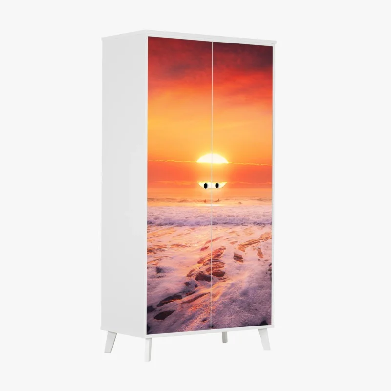 Schrankaufkleber goldener sonnenuntergang über ruhigem strand