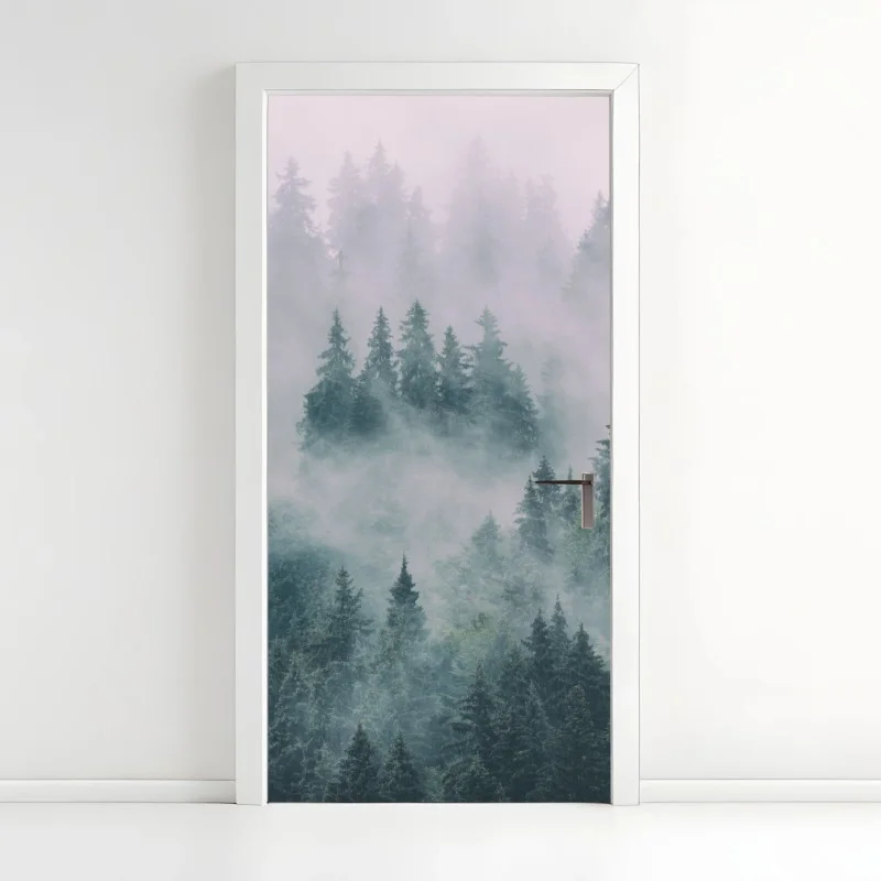 Türaufkleber nebliger immergrüner wald