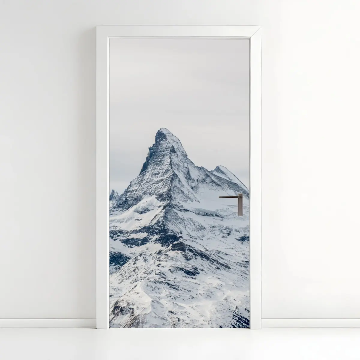 Türaufkleber majestätischer schneebedeckter berggipfel – Wallnifity®