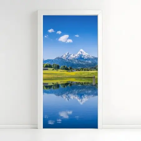 Türaufkleber alpine spiegelung: ruhige berglandschaft – Wallnifity®