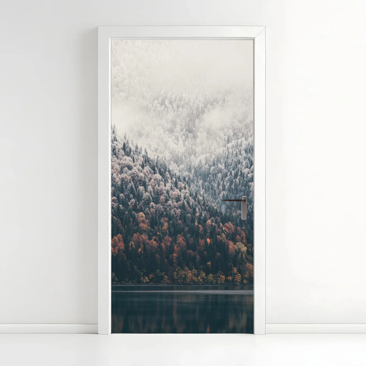 Türaufkleber herbstlicher nebel über bergwald – Wallnifity® Türaufkleber herbstlicher nebel über bergwald – Wallnifity®