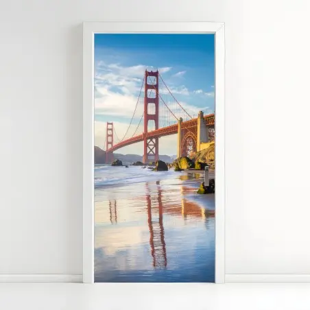 Türaufkleber Golden Gate Bridge reflektiert am strand – Wallnifity®