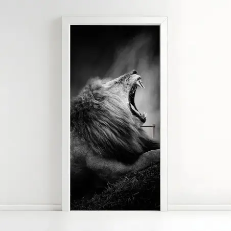 Türaufkleber majestätischer brüllender löwe in monochrom – Wallnifity®
