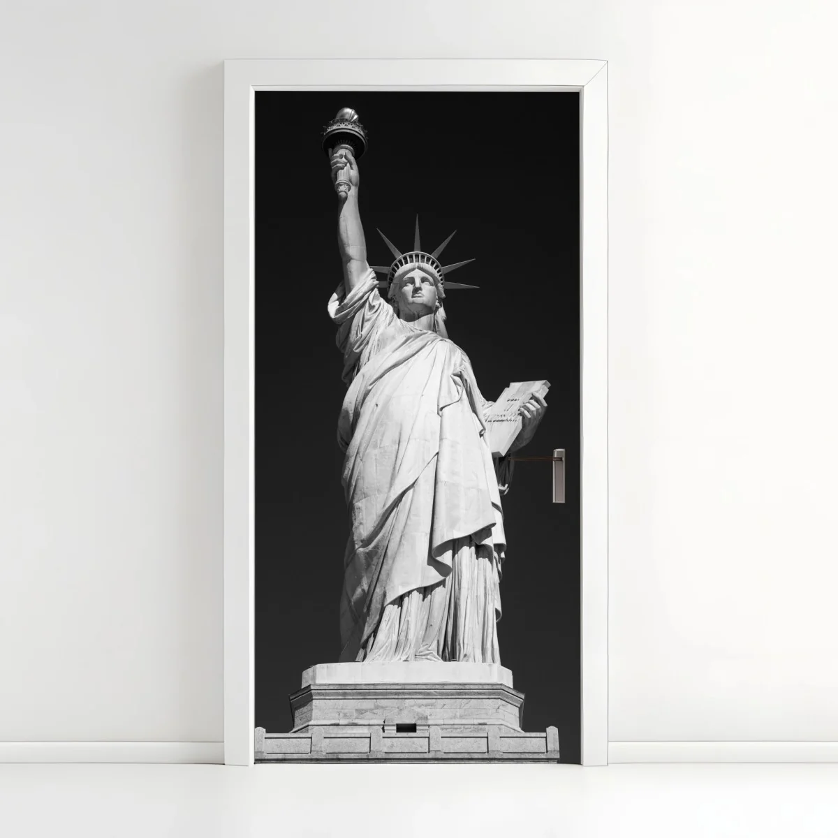 Türaufkleber Freiheitsstatue in monochrom – Wallnifity® Türaufkleber Freiheitsstatue in monochrom – Wallnifity®
