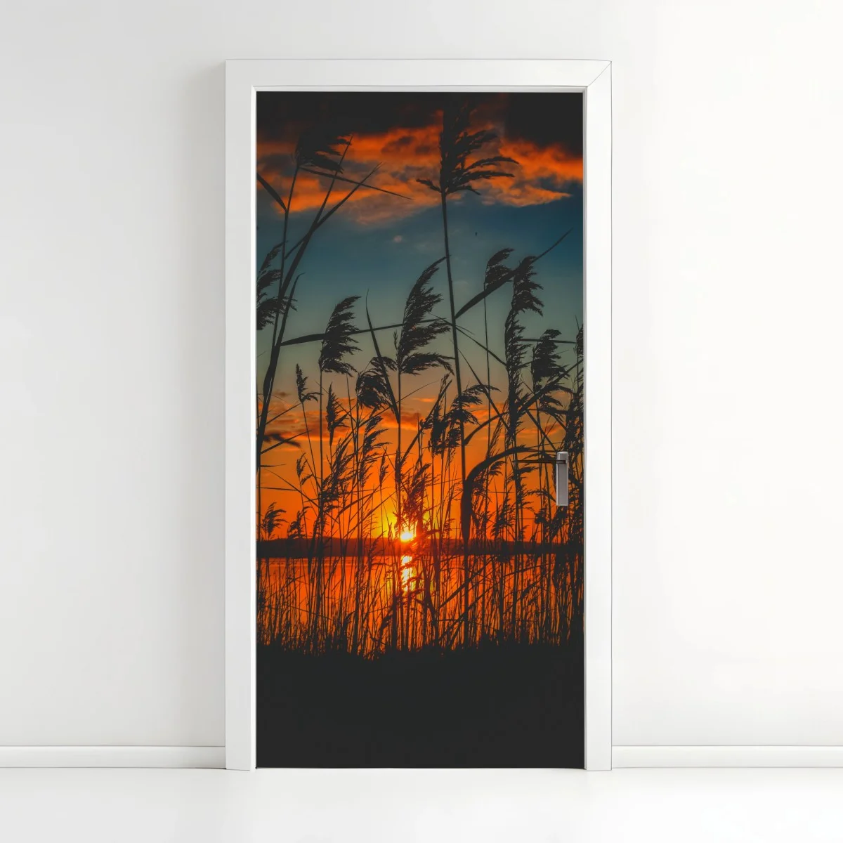 Türaufkleber sonnenuntergang am see mit schilf-silhouette – Wallnifity® Türaufkleber sonnenuntergang am see mit schilf-silhouette – Wallnifity®