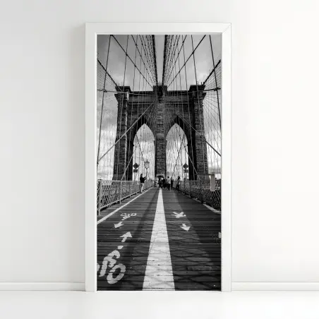 Türaufkleber Brooklyn Bridge perspektive in monochrom – Wallnifity®