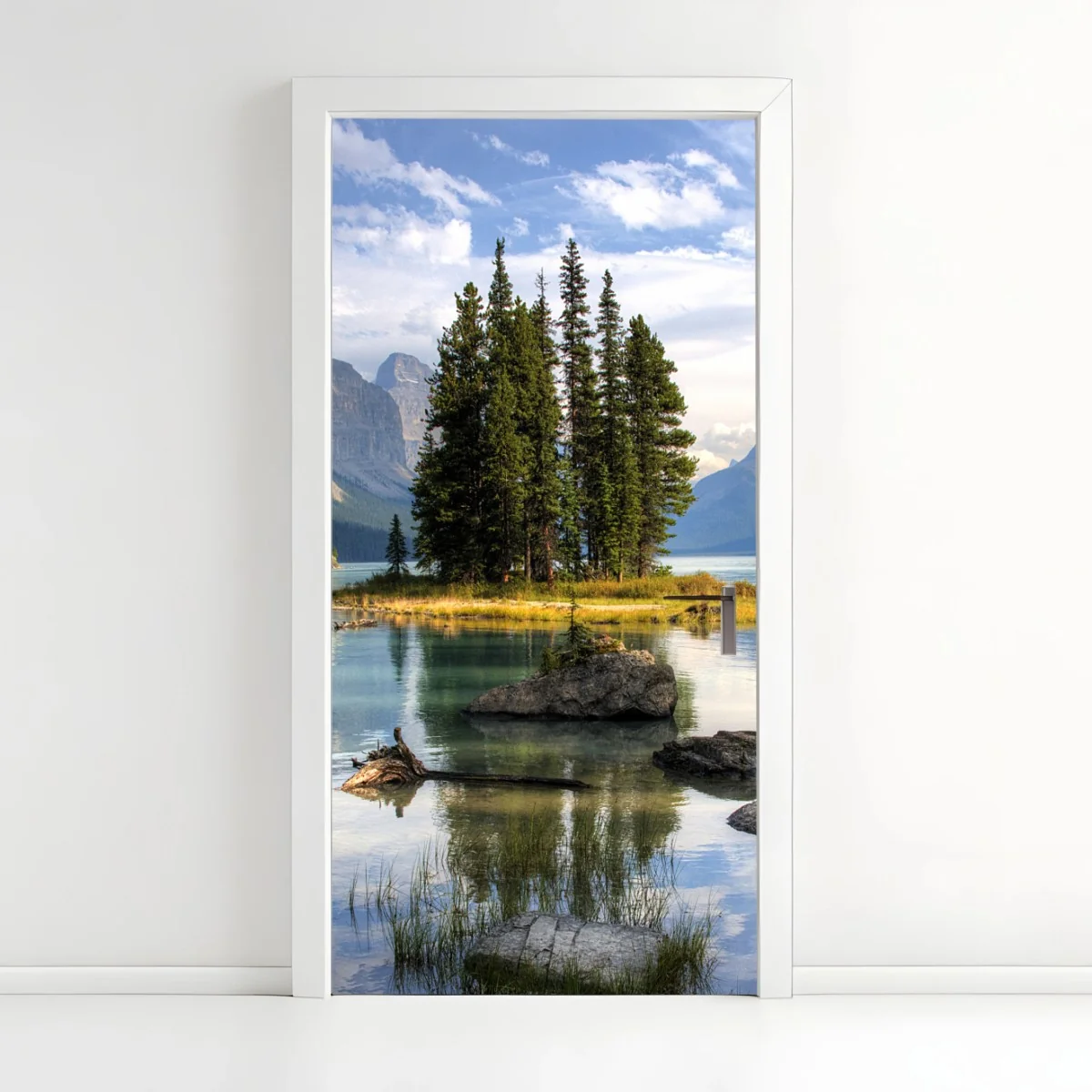 Türaufkleber ruhiger alpensee mit insel und bergen – Wallnifity® Türaufkleber ruhiger alpensee mit insel und bergen – Wallnifity®