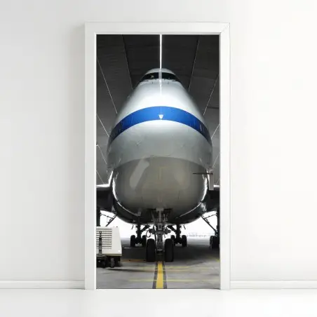 Türaufkleber frachter im hangar - frontansicht des jets – Wallnifity®