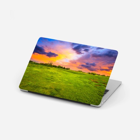 Laptop-Aufkleber sonnenuntergang über grüner wiese – Wallnifity®