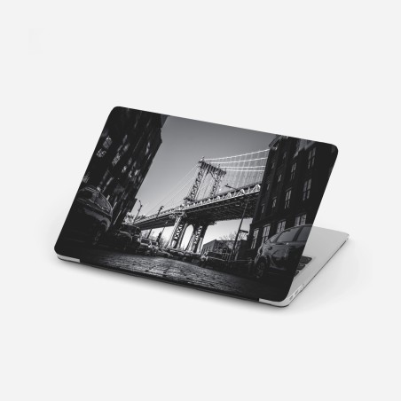 Laptop-Aufkleber Manhattan brücke perspektive über kopfsteinpflaster – Wallnifity®