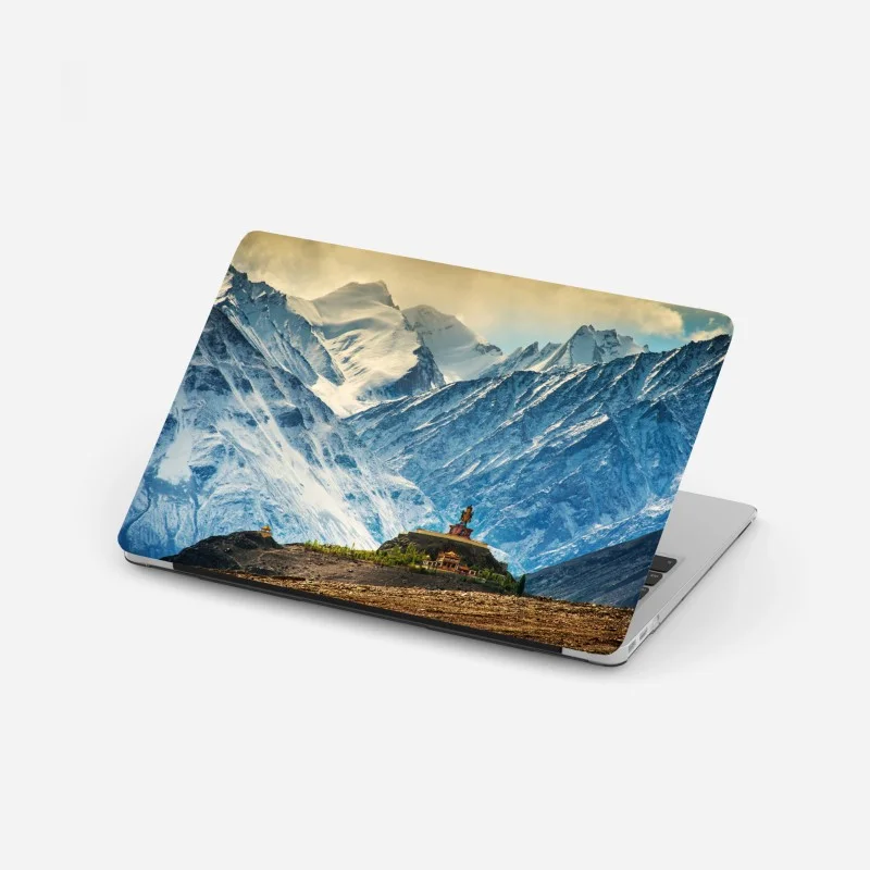 Laptop-Aufkleber majestätisches bergkloster vor schneebedeckten gipfeln