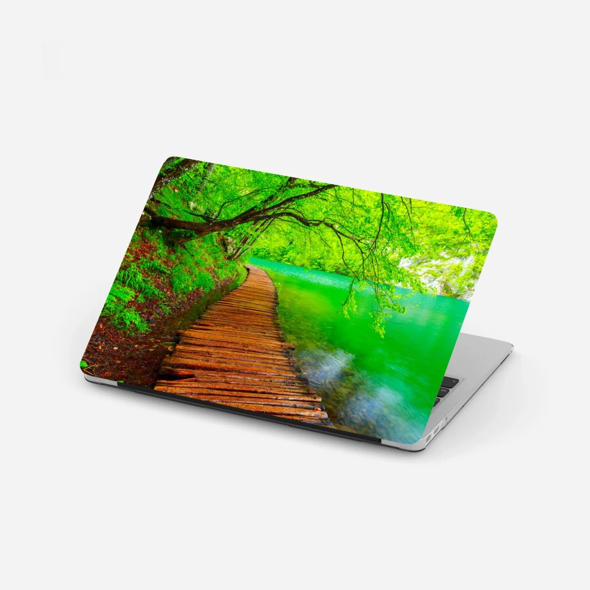 Laptop-Aufkleber ruhiger grüner steg am see – Wallnifity® Laptop-Aufkleber ruhiger grüner steg am see – Wallnifity®