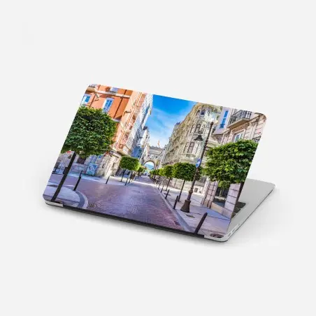 Laptop-Aufkleber Santander straße im stadtkern mit historischem bogen – Wallnifity®
