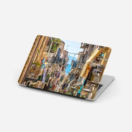 Laptop-Aufkleber sonnige gasse mit meerblick und balkonen – Wallnifity®