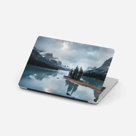 Laptop-Aufkleber ruhiger alpensee mit insel und kajak – Wallnifity®