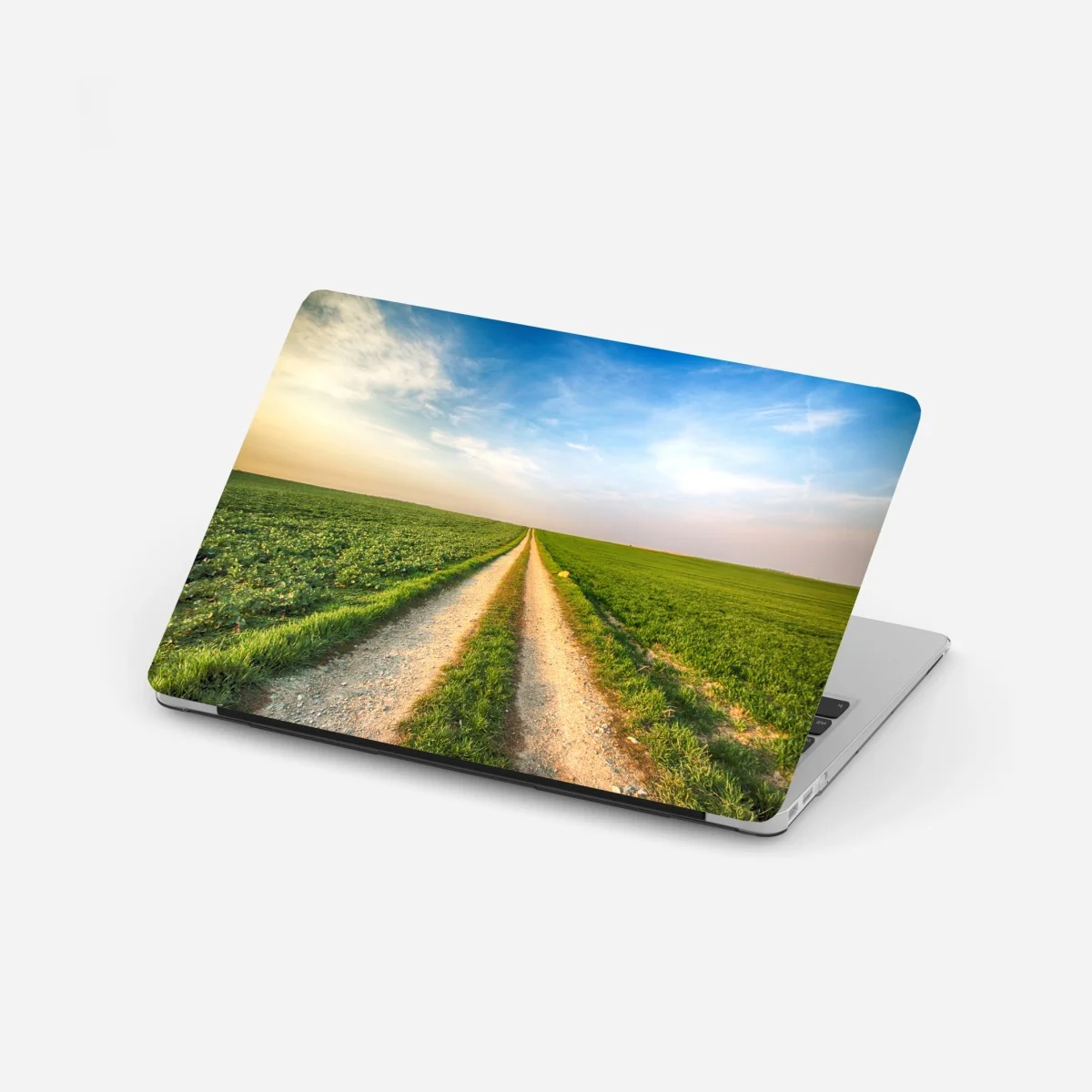 Laptop-Aufkleber feldweg durch grüne felder – Wallnifity® Laptop-Aufkleber feldweg durch grüne felder – Wallnifity®