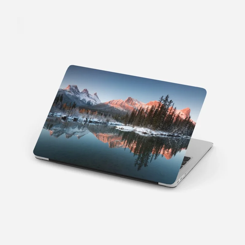 Laptop-Aufkleber bergspiegelung im morgendlichen glühen