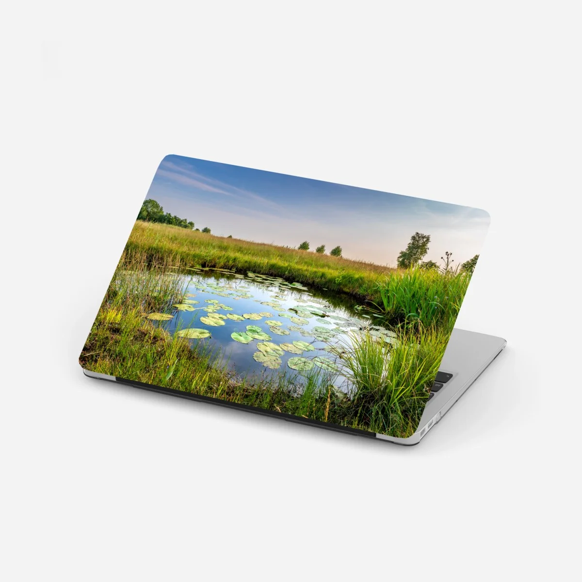 Laptop-Aufkleber ruhiger seerosen-teich in der wiese – Wallnifity® Laptop-Aufkleber ruhiger seerosen-teich in der wiese – Wallnifity®
