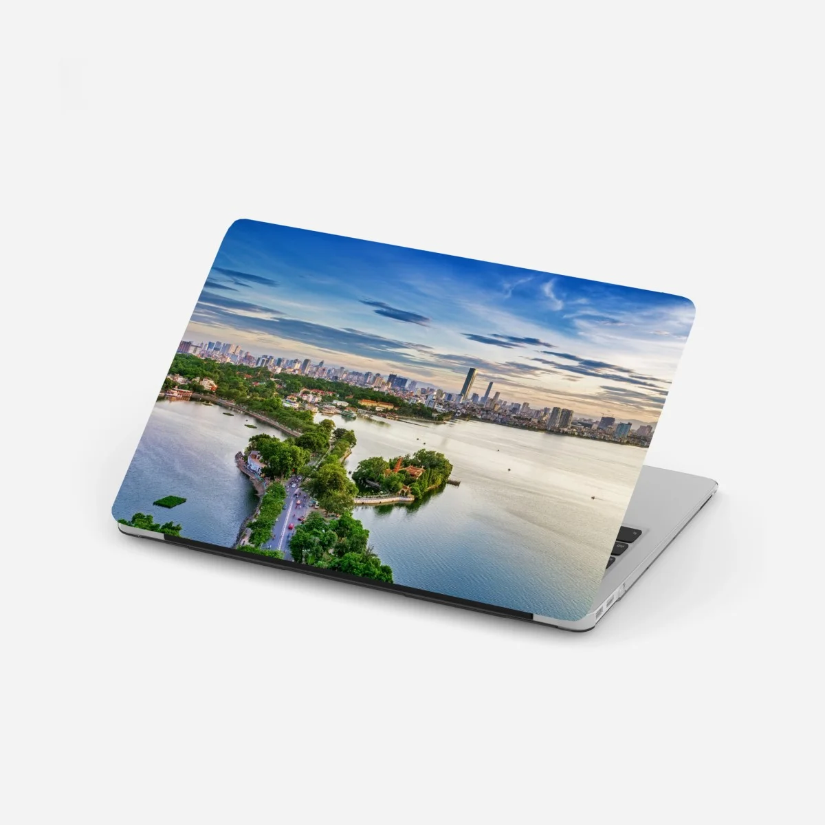 Laptop-Aufkleber ruhige städtische panorama am see – Wallnifity® Laptop-Aufkleber ruhige städtische panorama am see – Wallnifity®