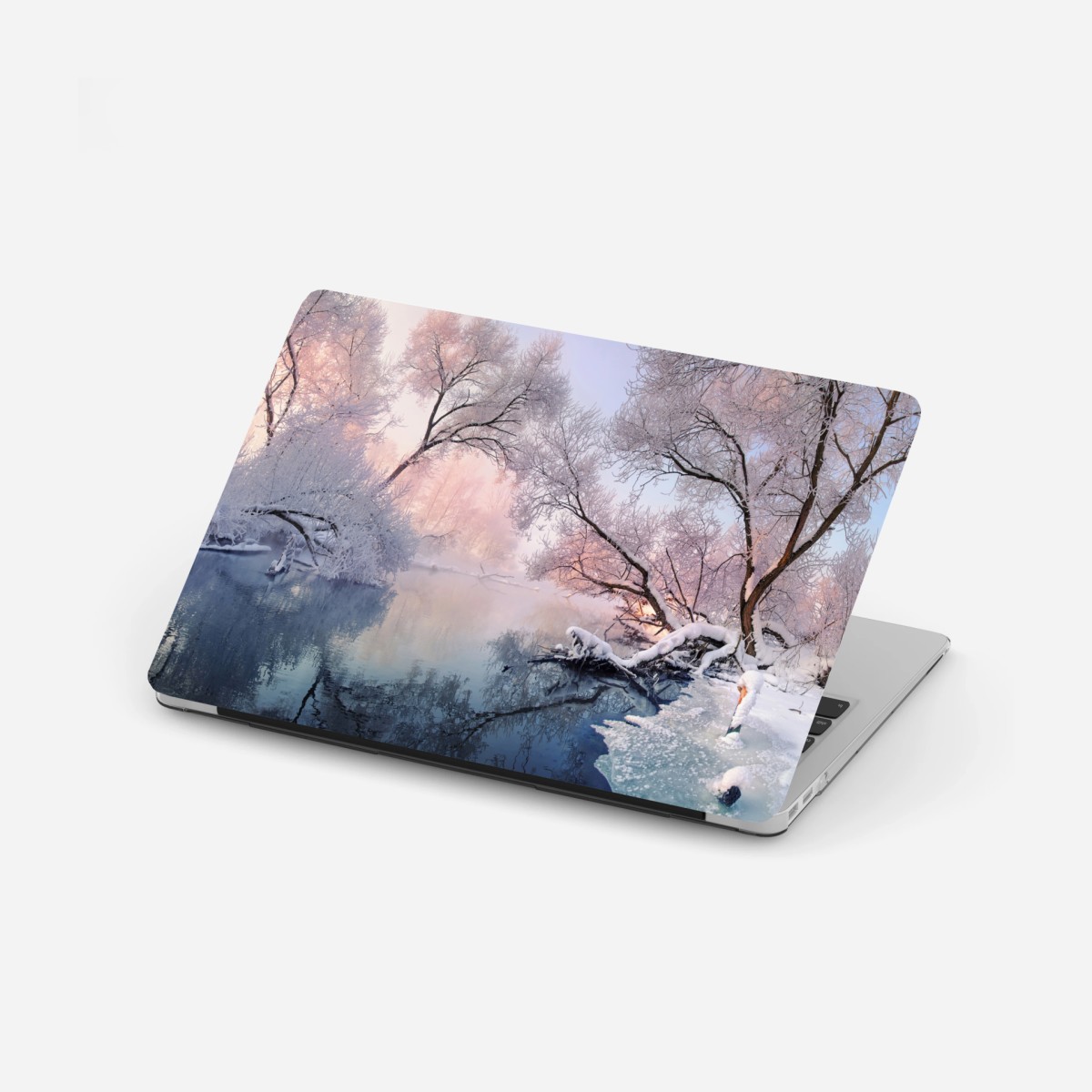 Laptop-Aufkleber ruhige winterlandschaft am fluss – Wallnifity®