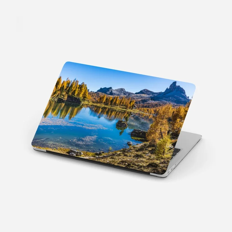 Laptop-Aufkleber herbstlicher alpensee mit bergreflexion – Wallnifity®