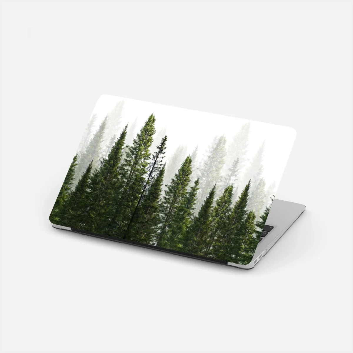 Laptop-Aufkleber nebliger tannenwald – Wallnifity® Laptop-Aufkleber nebliger tannenwald – Wallnifity®