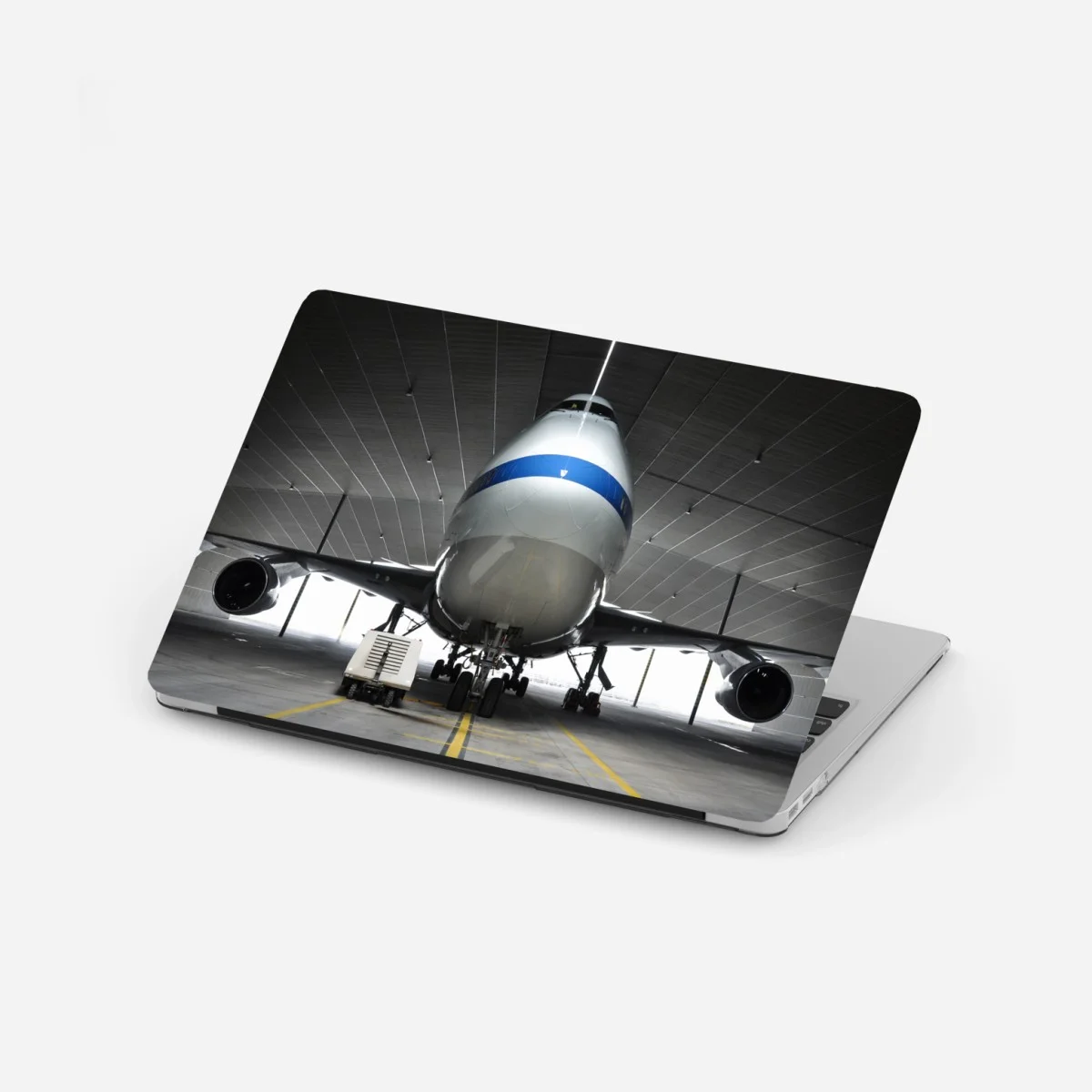 Laptop-Aufkleber frachter im hangar - frontansicht des jets – Wallnifity® Laptop-Aufkleber frachter im hangar - frontansicht des jets – Wallnifity®