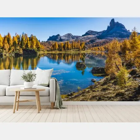 Fototapete herbstlicher alpensee mit bergreflexion – Wallnifity®