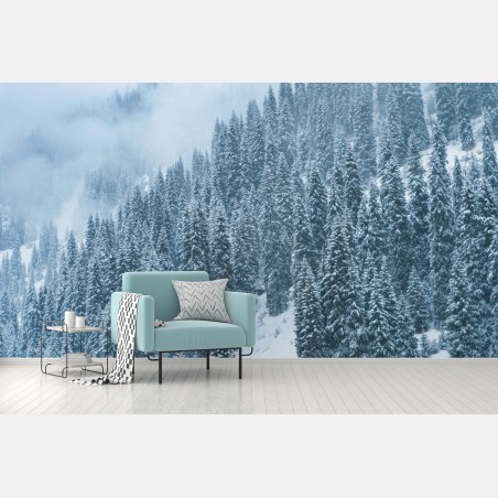 Fototapete nebeliger schneebedeckter kiefernwald – Wallnifity®