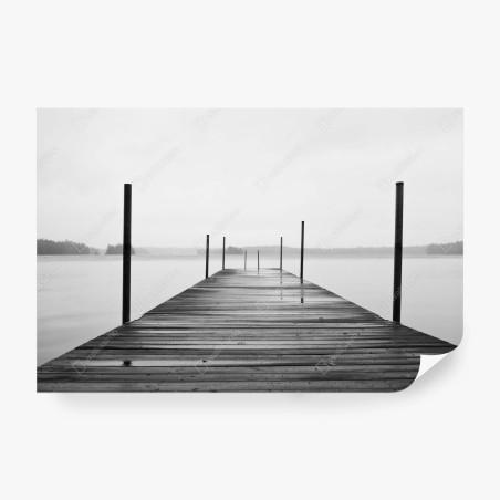 Fototapete nebliger steg am see in monochrom – Wallnifity®