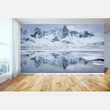 Fototapete verschneite bergspiegelung in Norwegen – Wallnifity®
