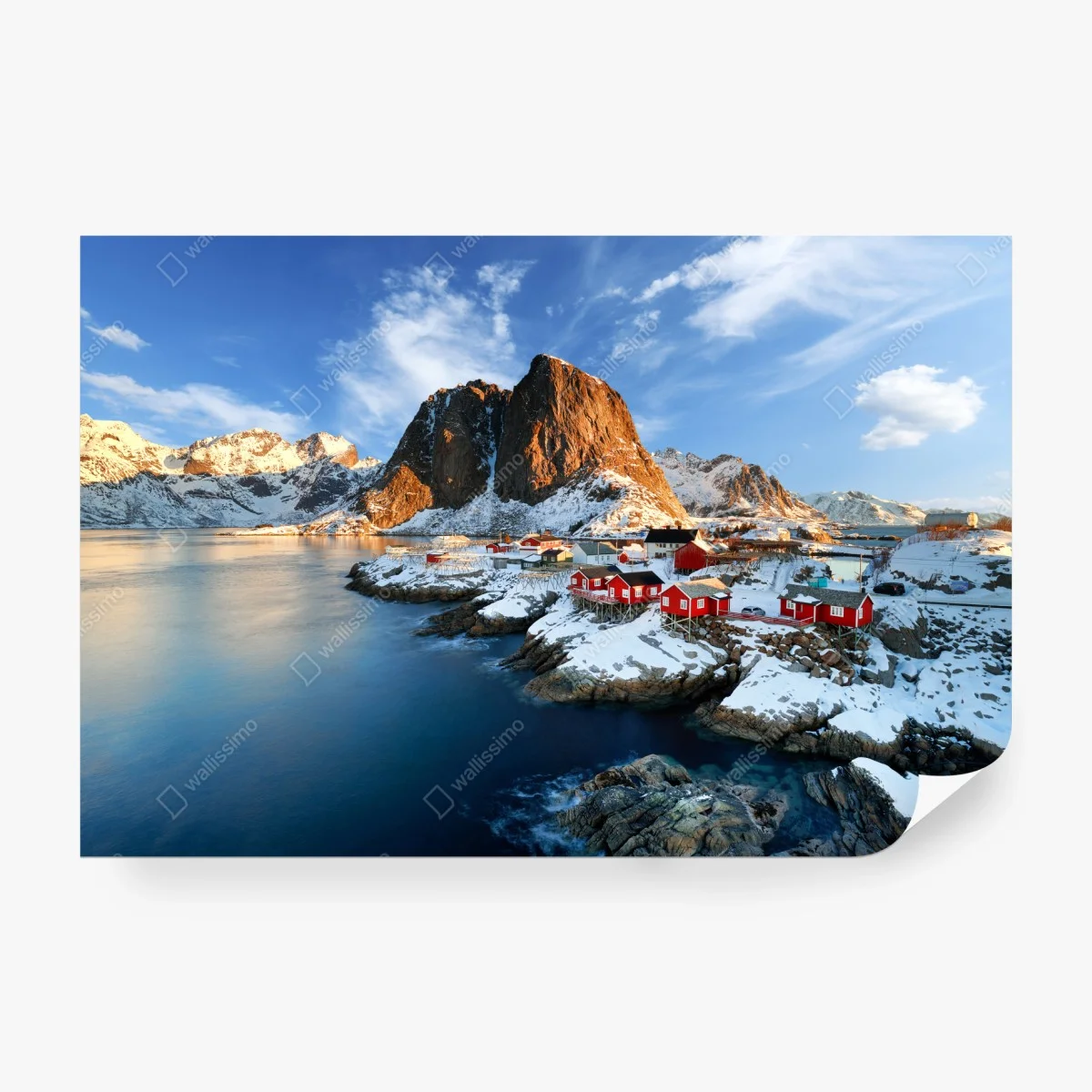 Fototapete sonnenbeschienenes Hamnøy am fjord – Wallnifity®